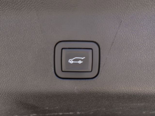 Used 2025 GMC Yukon AT4 Ultimate w/ LPO, Floor Liner Package AWD/4WD image 32