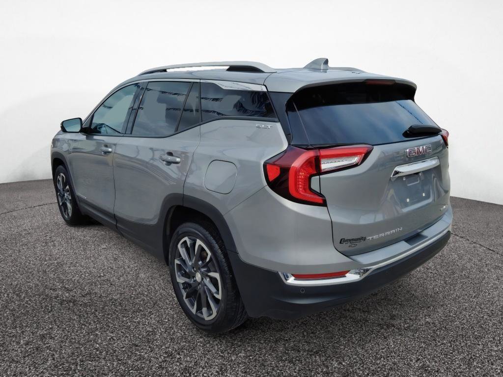 Used 2023 GMC Terrain SLT w/ Tech Package image 5