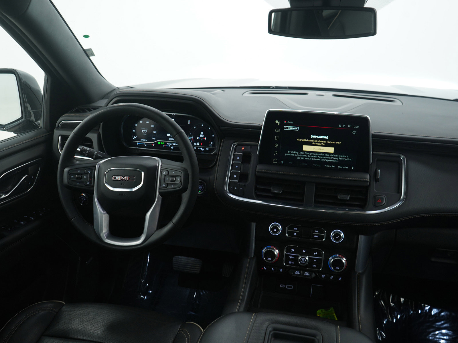 Used 2023 GMC Yukon XL SLT image 15