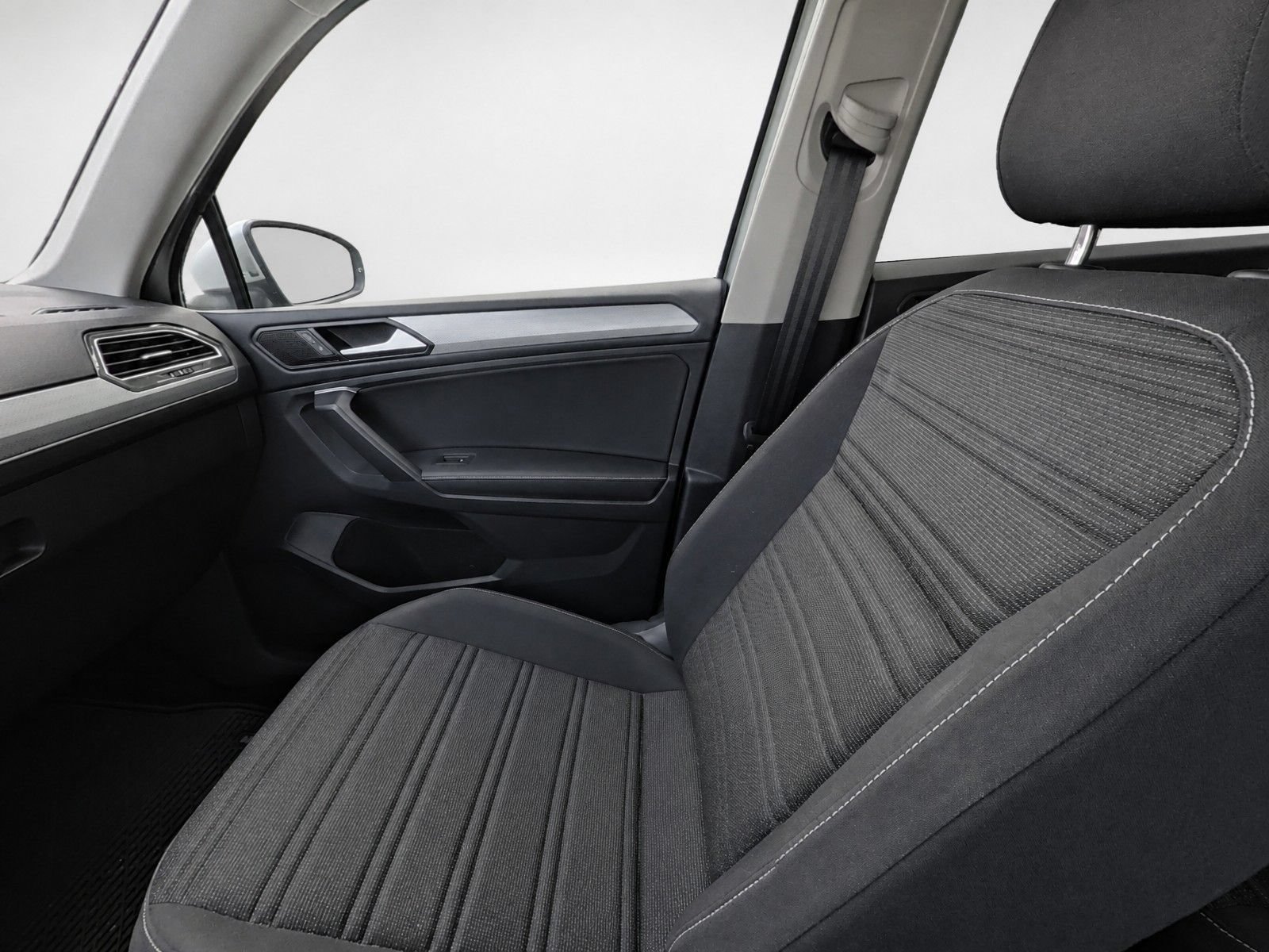 Used 2024 Volkswagen Tiguan S FWD image 18