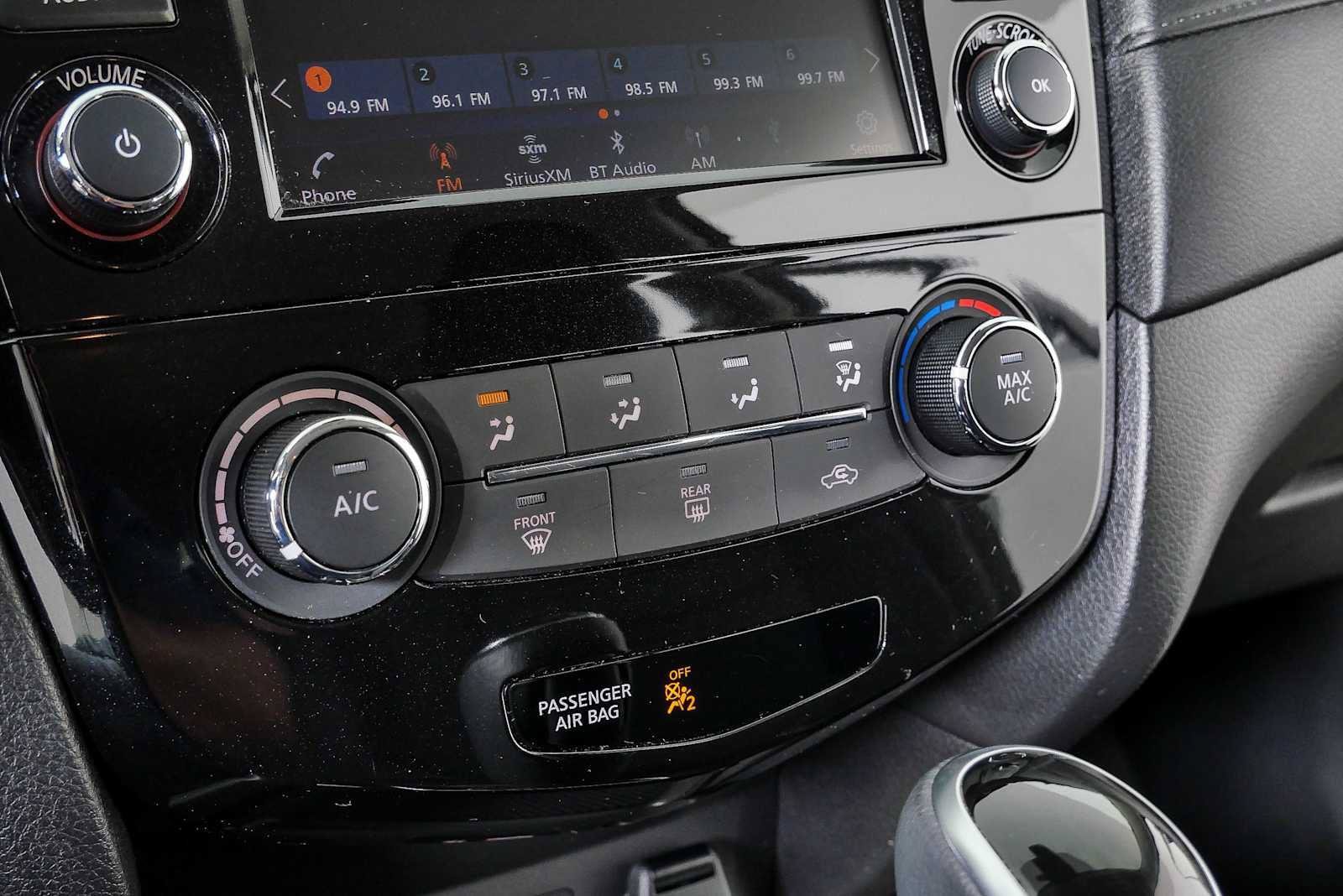 Used 2020 Nissan Rogue S w/ Special Edition Package FWD image 15