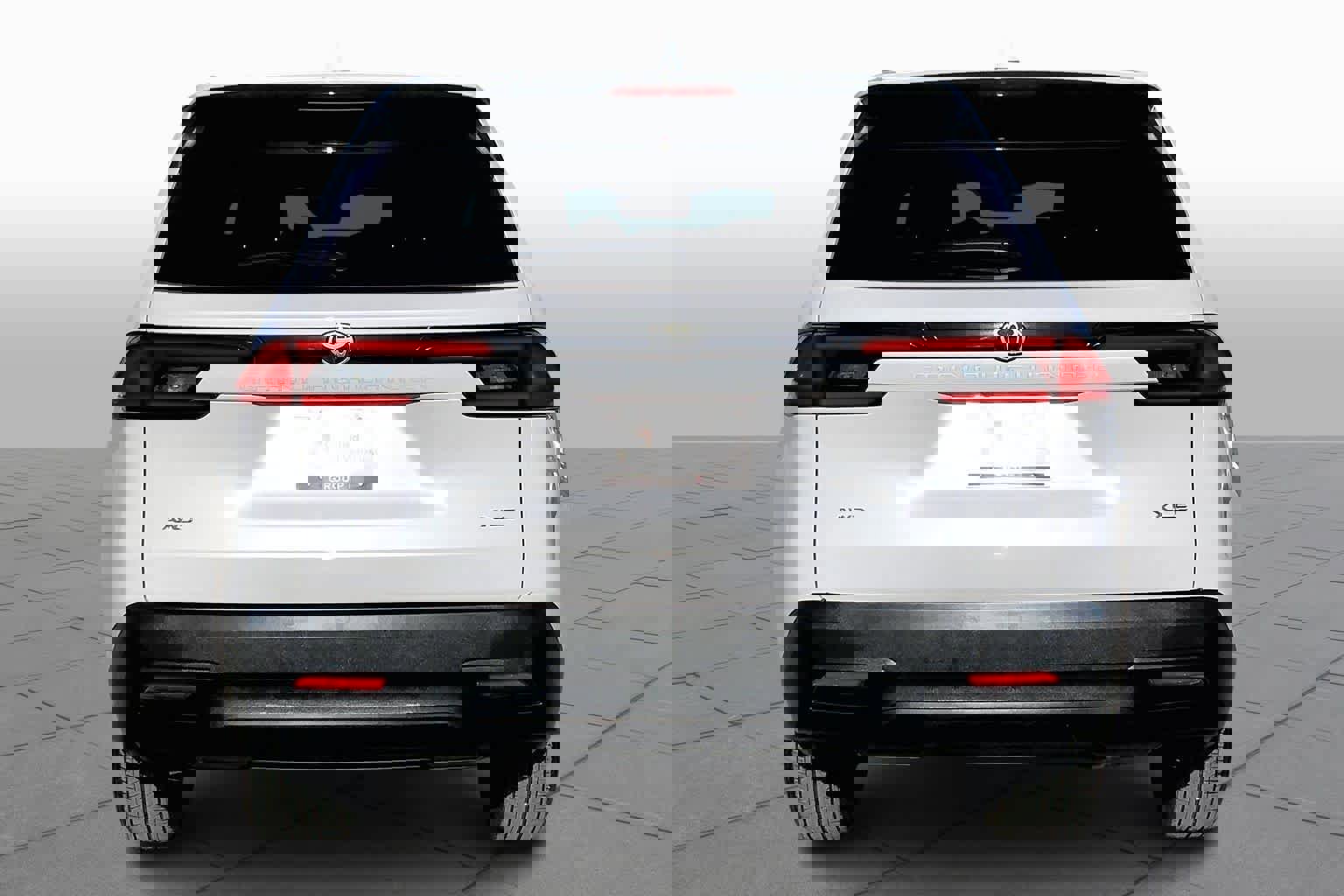 Used 2025 Toyota Grand Highlander AWD image 4