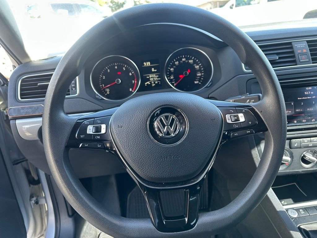 Used 2016 Volkswagen Jetta SE image 16