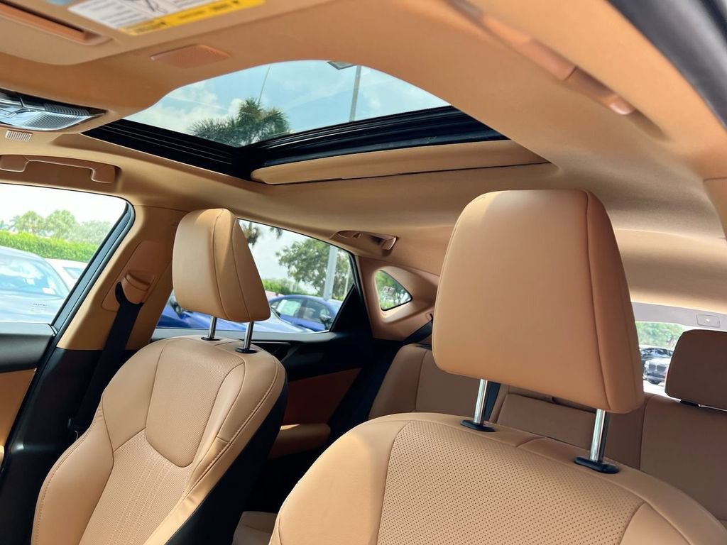 Certified 2025 Lexus NX 250 FWD w/ Accessory Package (Z1) image 18