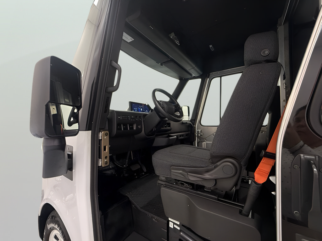 Used 2024 Chevrolet Brightdrop 600 w/ Commercial Equipment Package AWD/4WD image 9