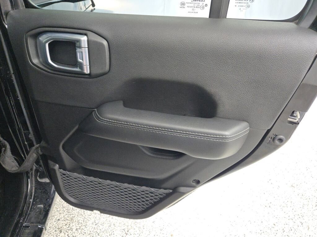 Used 2023 Jeep Wrangler Sahara image 10