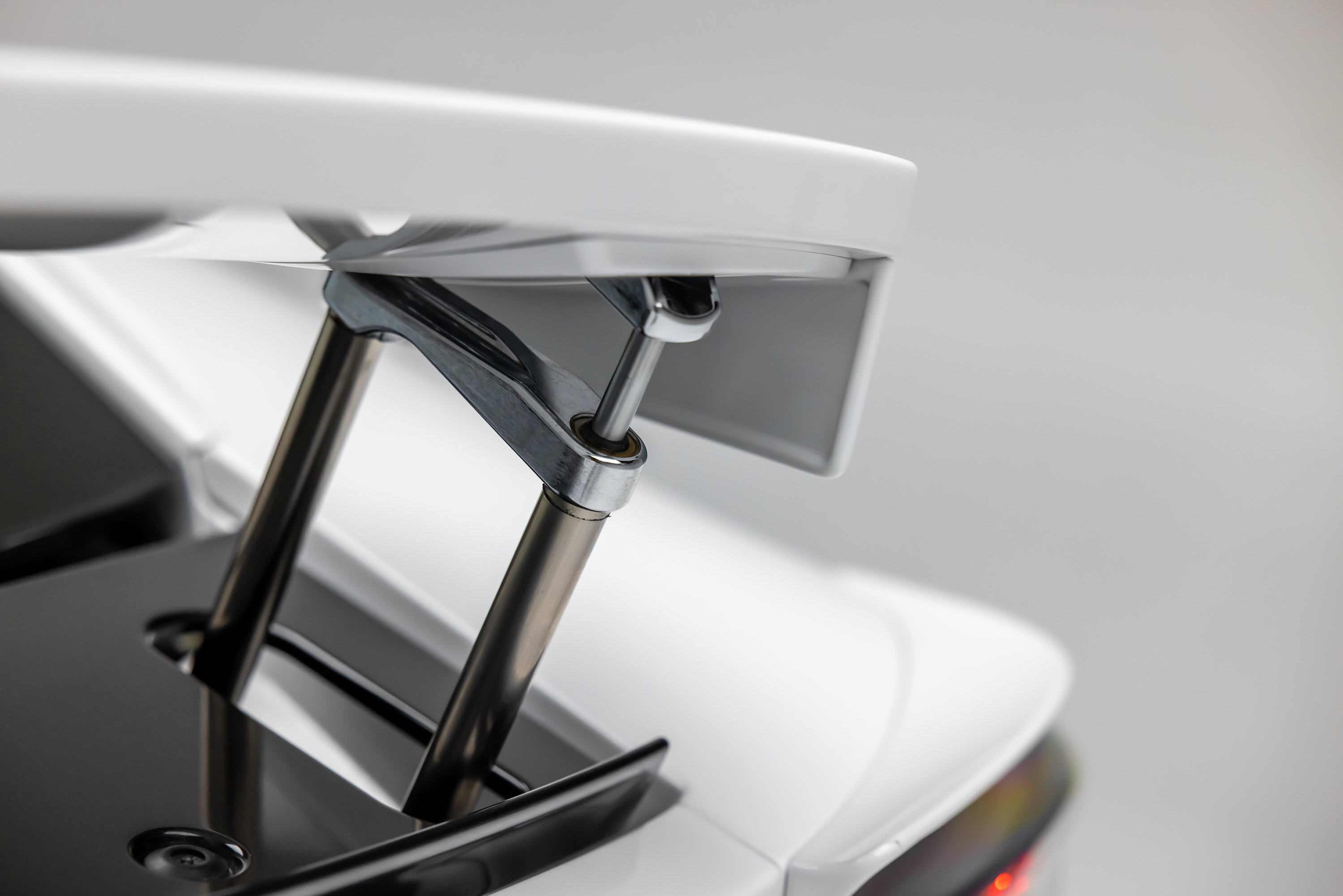 Used 2012 Lexus LFA RWD image 40