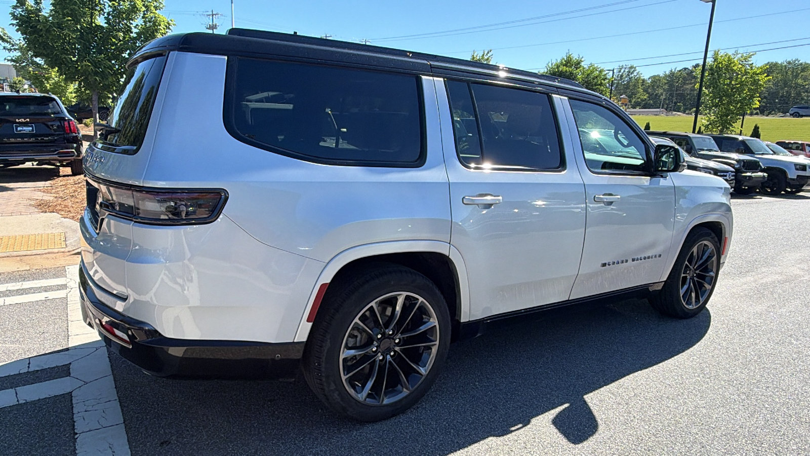 Certified 2025 Jeep Grand Wagoneer Series III w/ Quick Order Packagew 28T AWD/4WD image 8