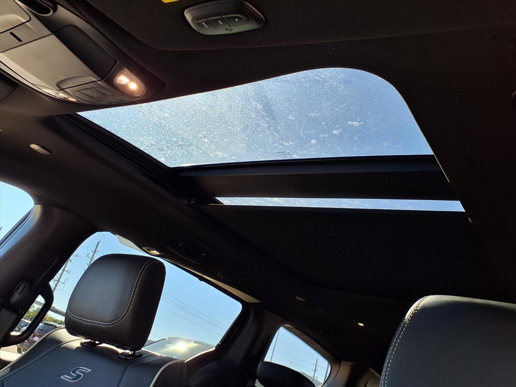 New 2026 Chrysler Pacifica Limited w/ S Appearance Package image 4