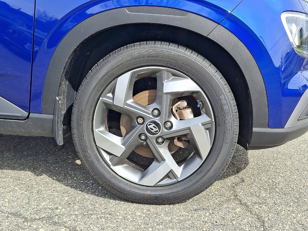 Certified 2024 Hyundai Venue SEL image 26