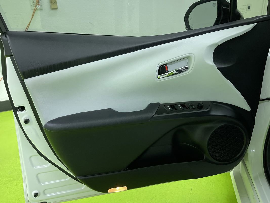 Used 2017 Toyota Prius Four image 16