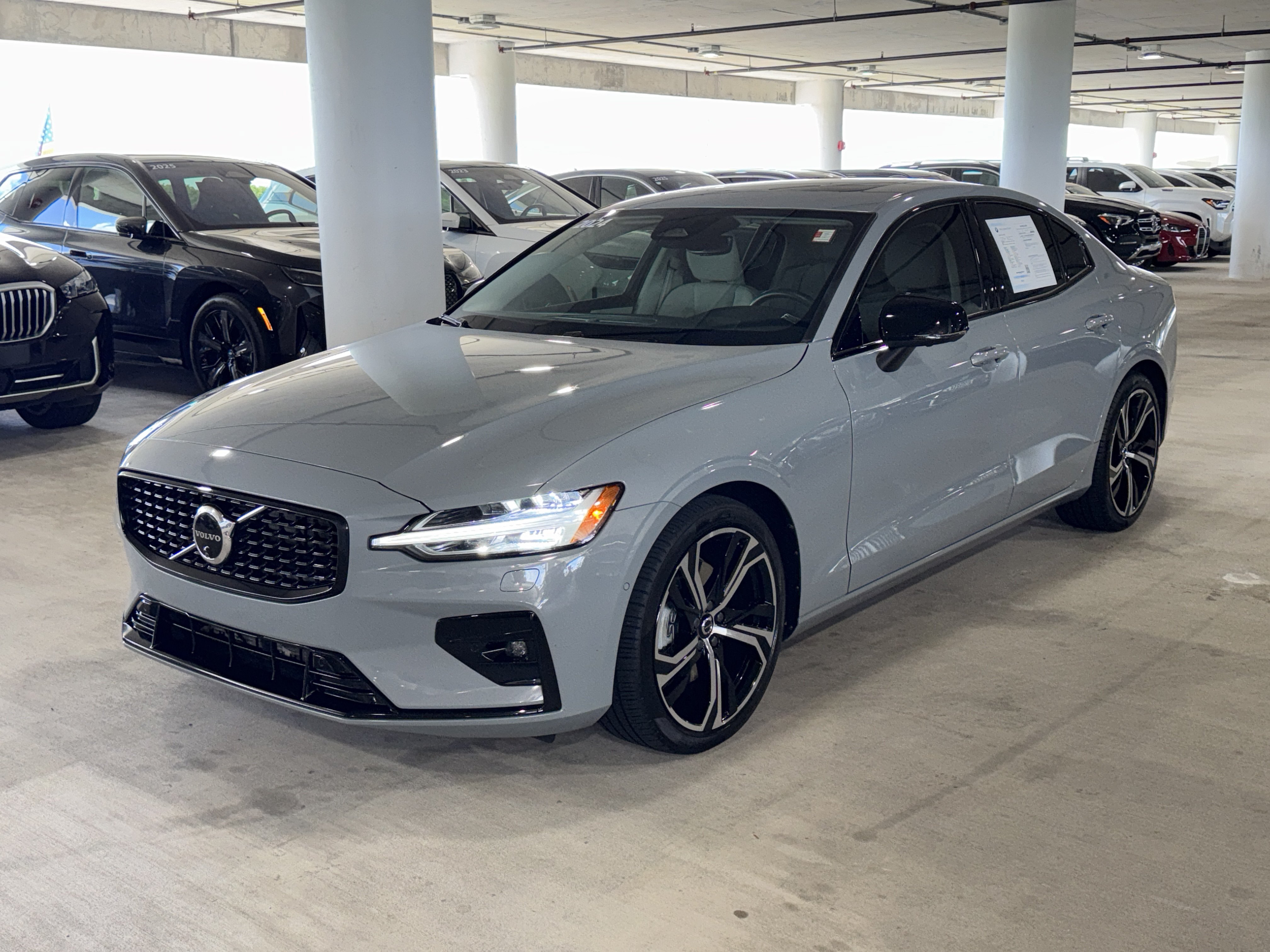 Used 2024 Volvo S60 B5 Plus w/ Climate Package FWD image 4