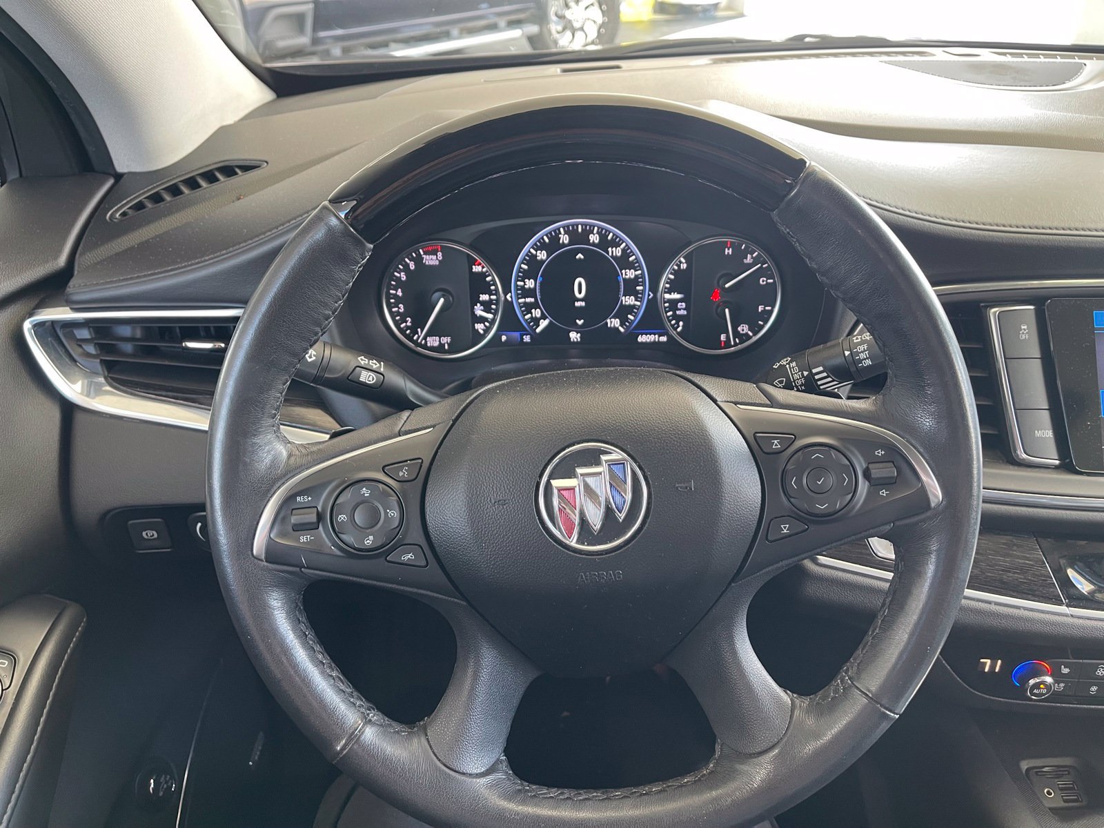 Used 2021 Buick Enclave Avenir w/ Avenir Technology Package FWD image 17