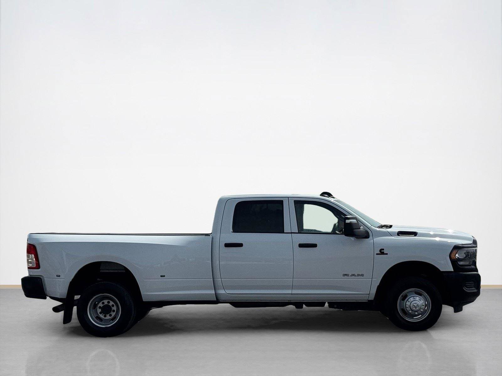 Used 2024 RAM 3500 Tradesman image 9