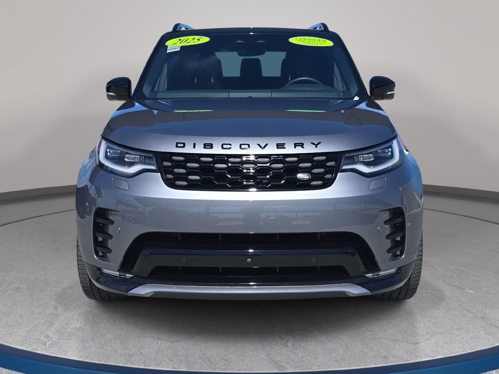 Used 2025 Land Rover Discovery Dynamic SE AWD/4WD image 2