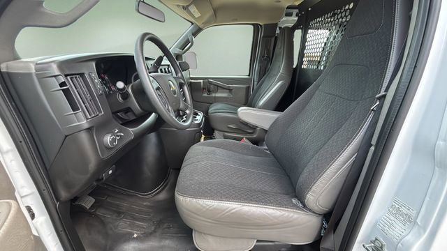 Used 2024 Chevrolet Express 2500 w/ Driver Convenience Package RWD image 19