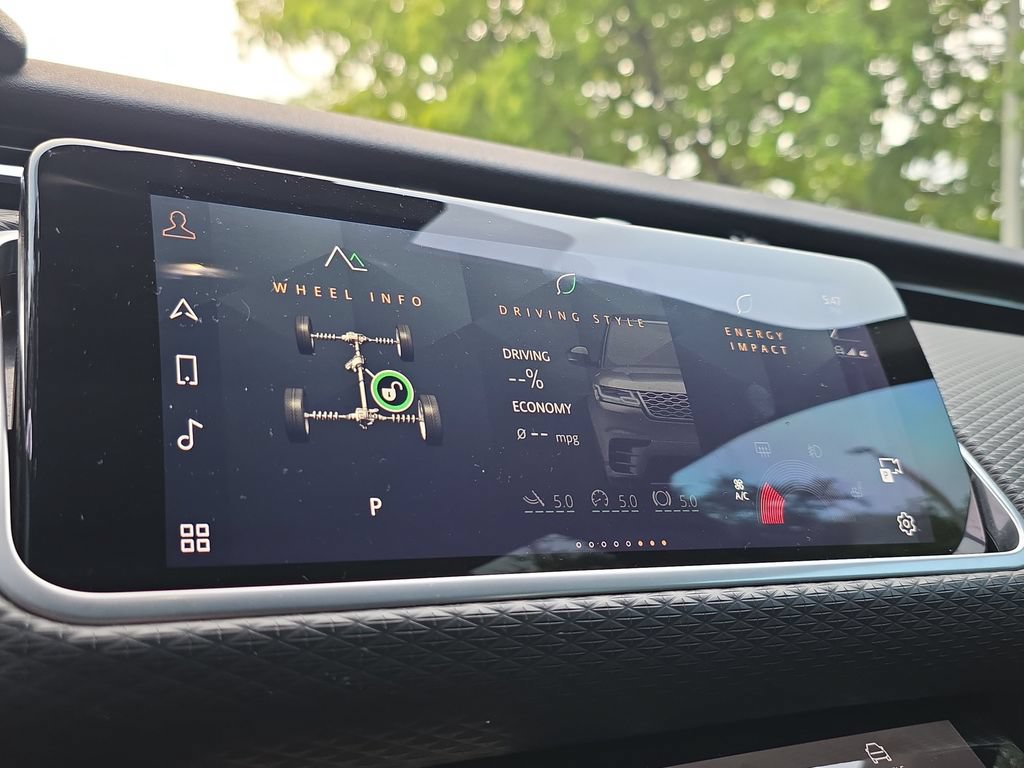 Used 2022 Land Rover Range Rover Velar R-Dynamic S AWD/4WD image 28