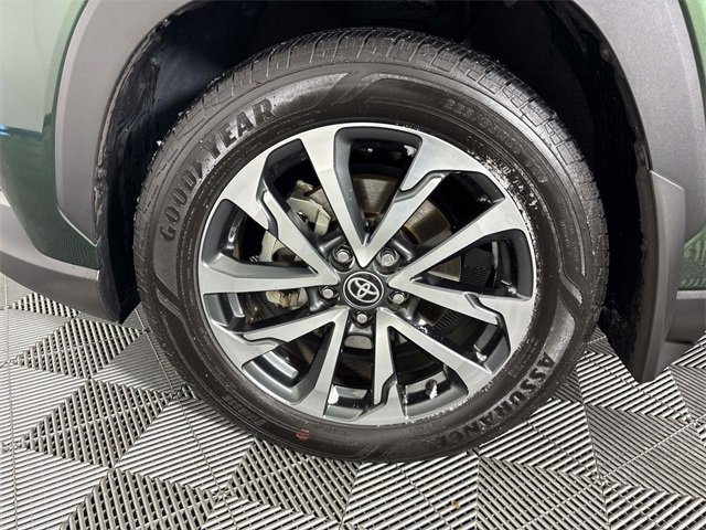 Used 2024 Toyota Corolla Cross XLE image 29