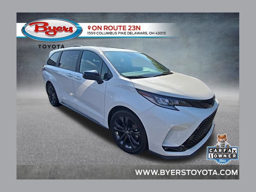 Used 2025 Toyota Sienna XSE FWD image 1