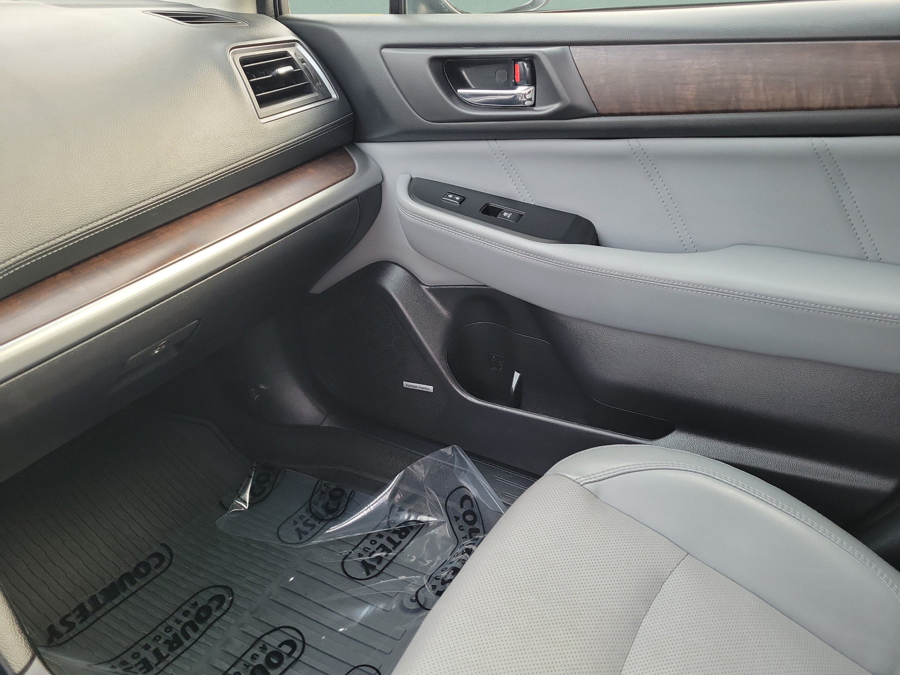 Used 2019 Subaru Outback 3.6R Limited w/ Popular Package #2 AWD/4WD image 22
