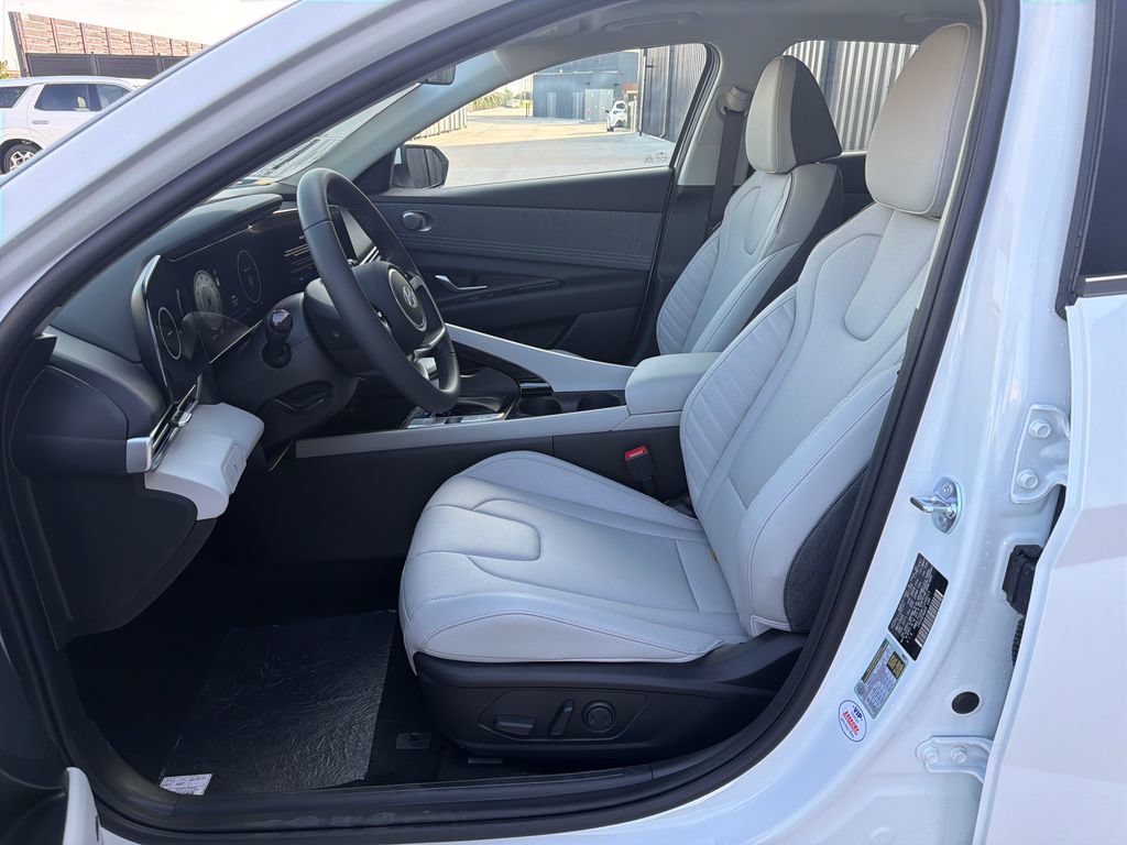 New 2026 Hyundai Elantra Limited FWD image 12