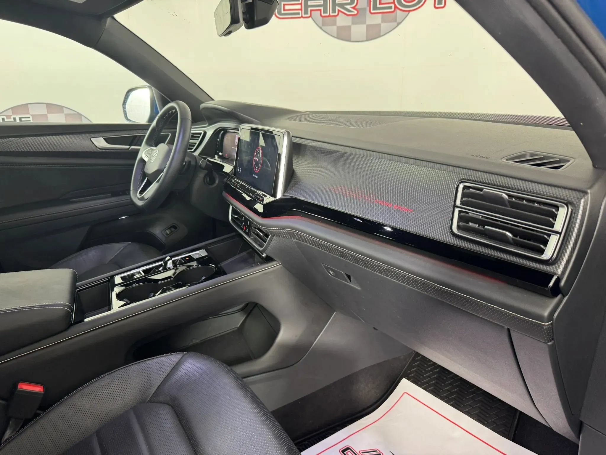 Used 2024 Volkswagen Atlas Cross Sport SEL AWD/4WD image 12