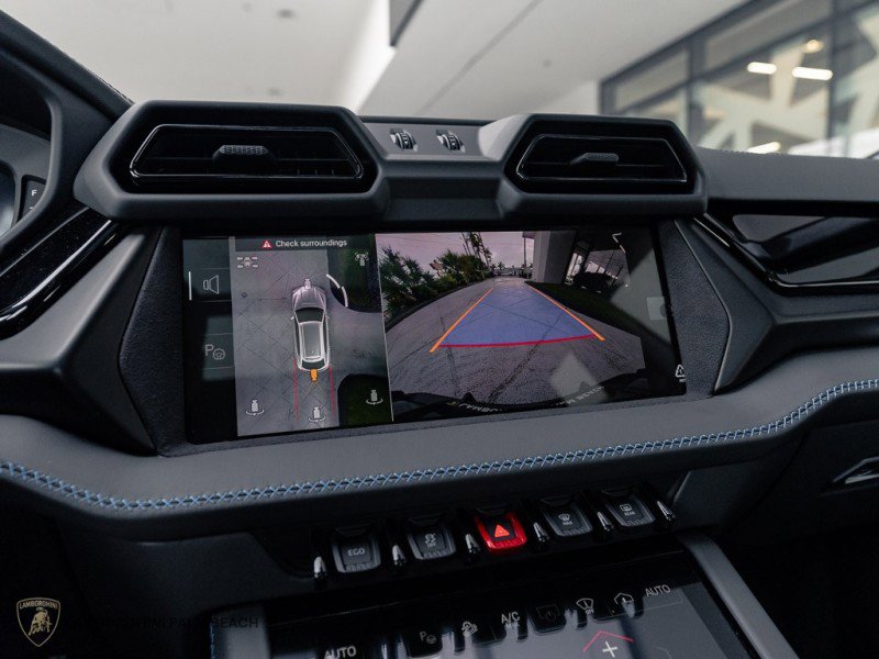 Used 2025 Lamborghini Urus SE AWD/4WD image 9