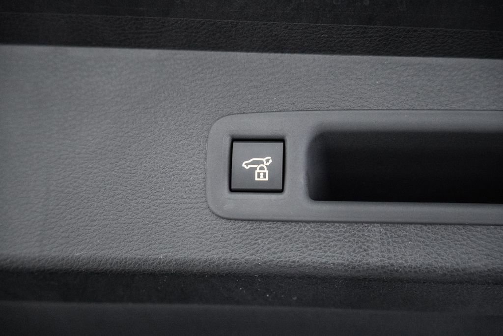 New 2026 Toyota Sienna XLE image 11