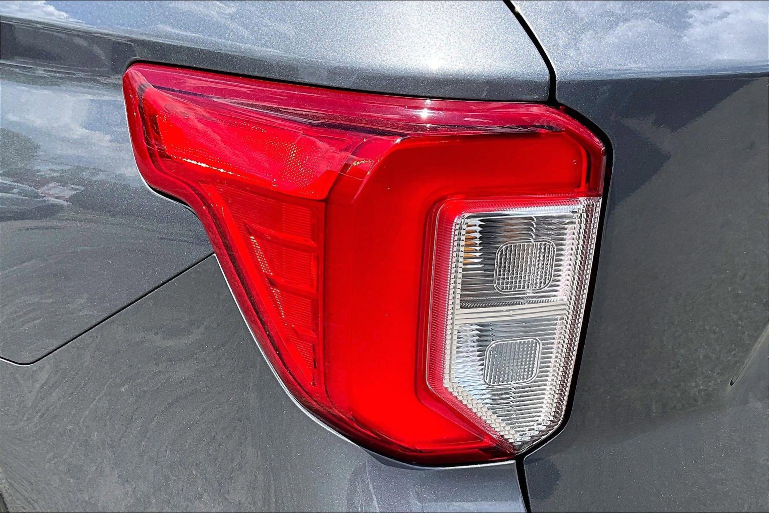 Used 2021 Ford Explorer XLT AWD/4WD image 31
