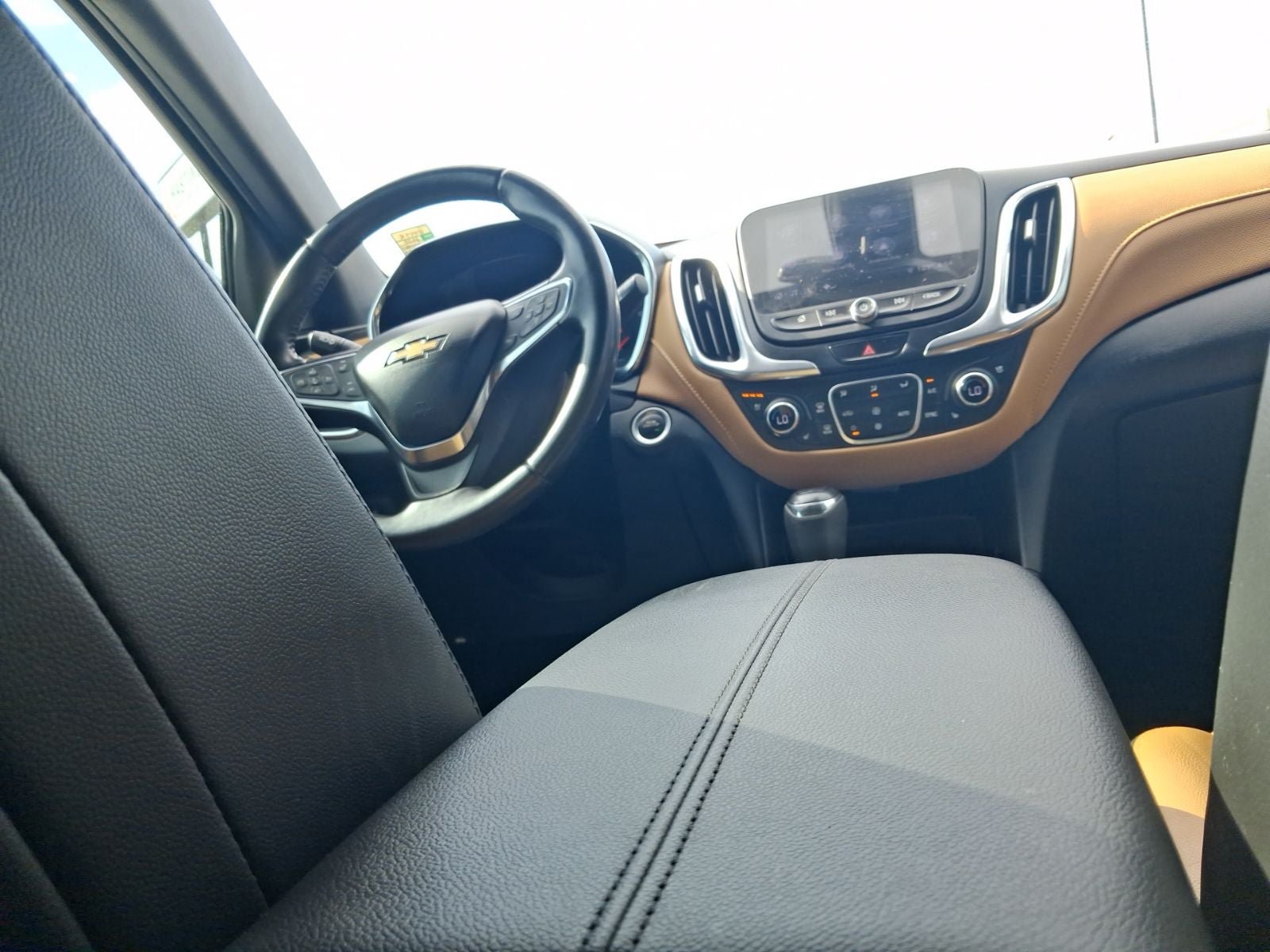 Used 2020 Chevrolet Equinox Premier FWD image 15