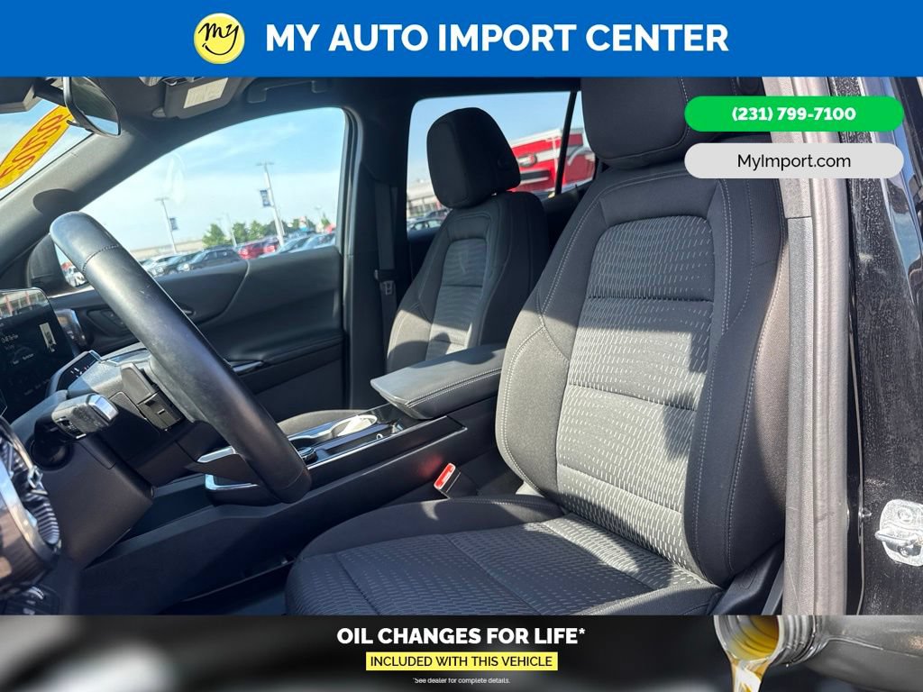 Used 2026 Chevrolet Equinox LT AWD/4WD image 13