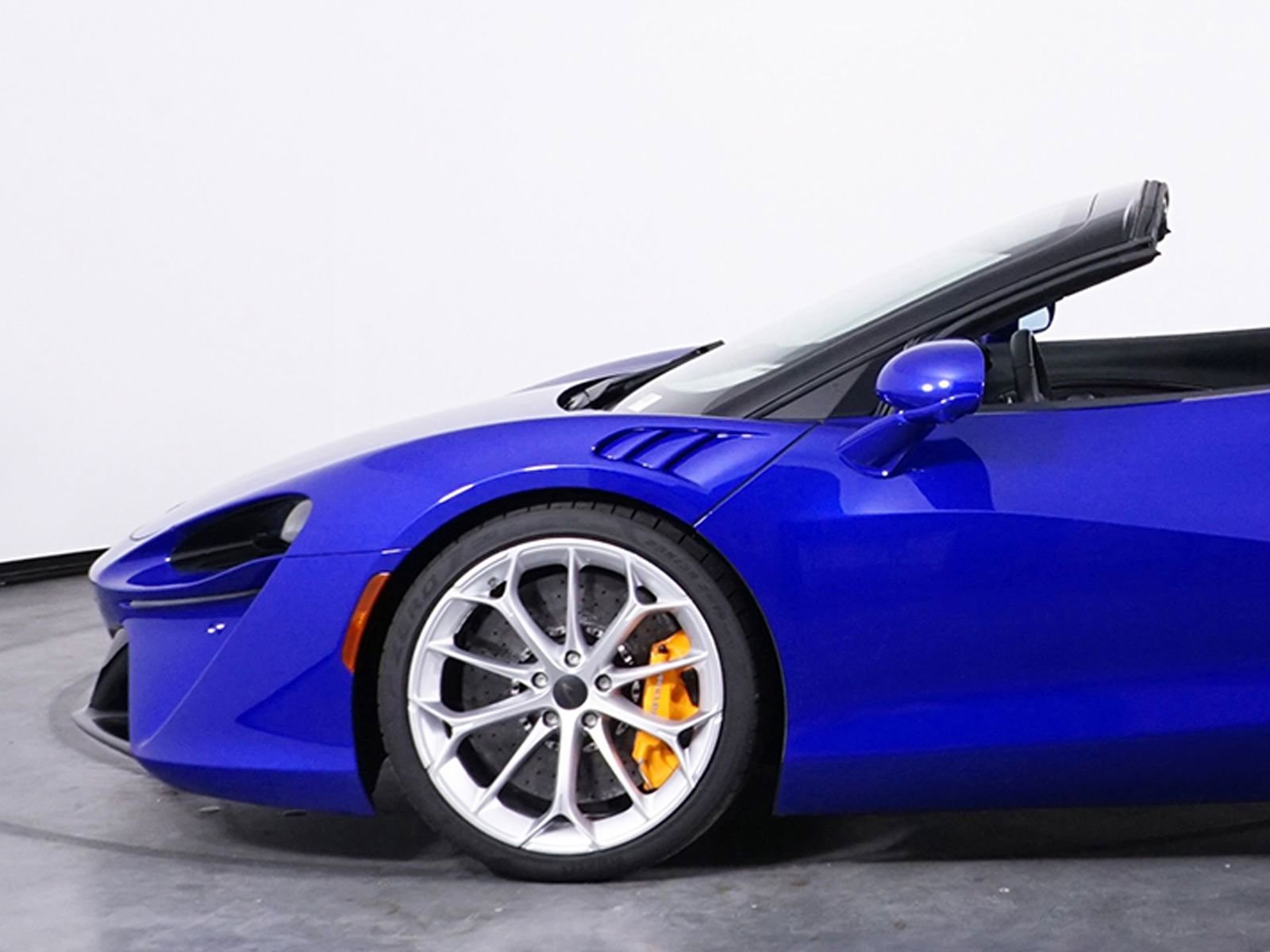 New 2025 McLaren Artura Spider image 13