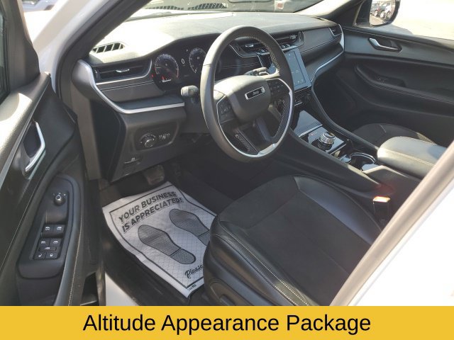 Used 2023 Jeep Grand Cherokee L Laredo AWD/4WD image 12