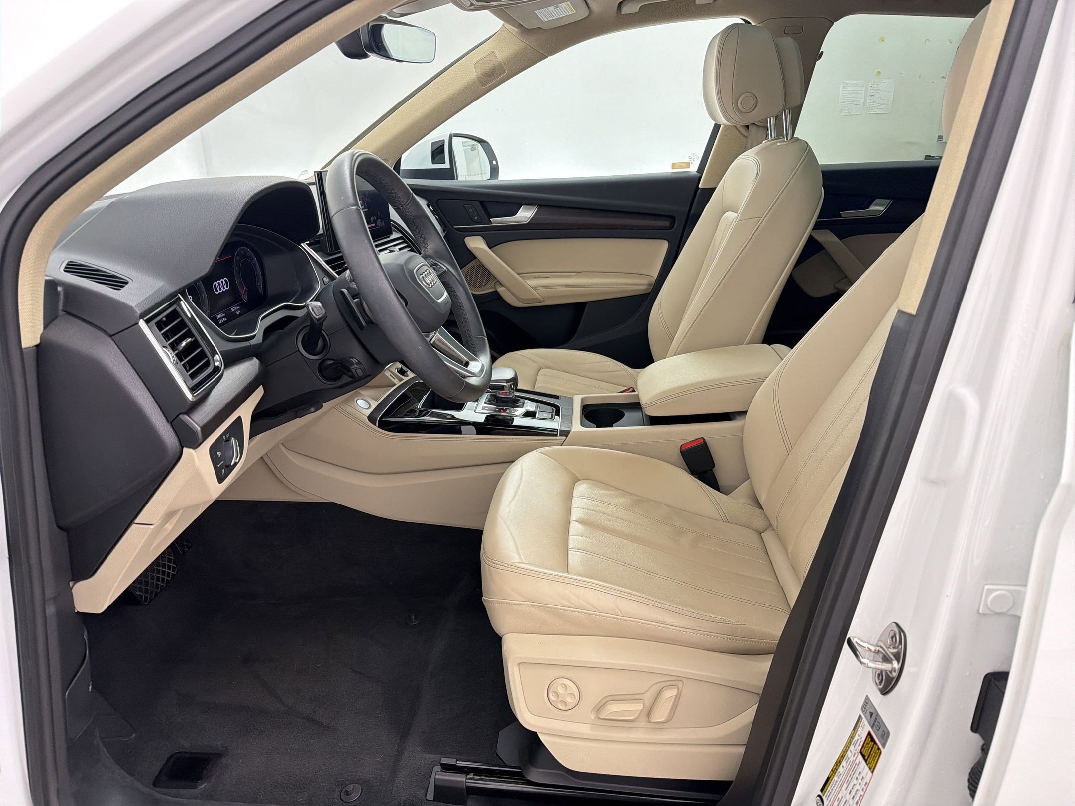 Used 2023 Audi Q5 2.0T Premium Plus w/ Premium Plus Package AWD/4WD image 5