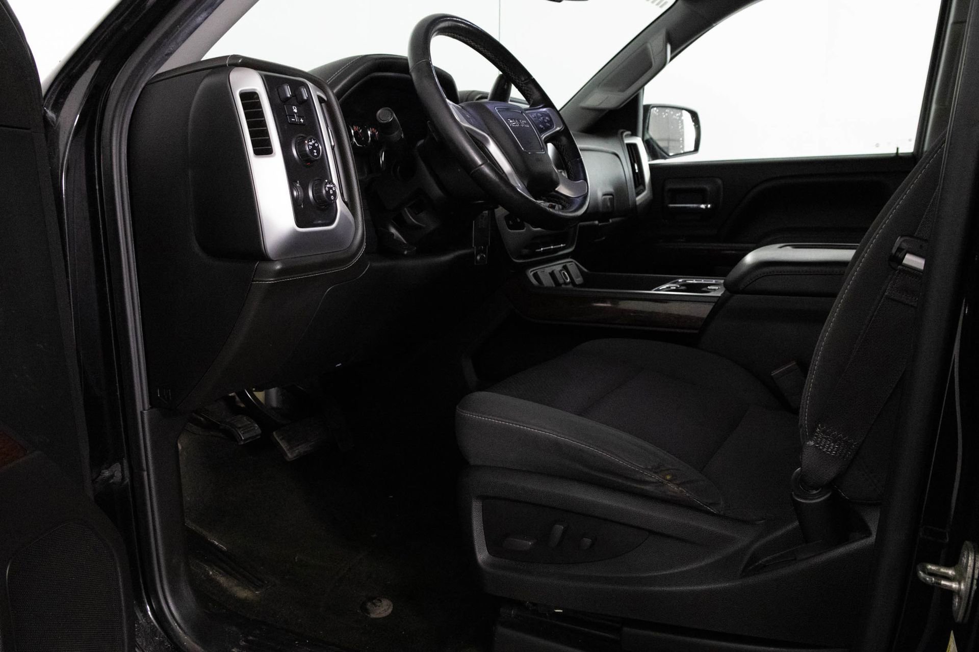 Used 2016 GMC Sierra 1500 SLE w/ SLE Value Package image 13