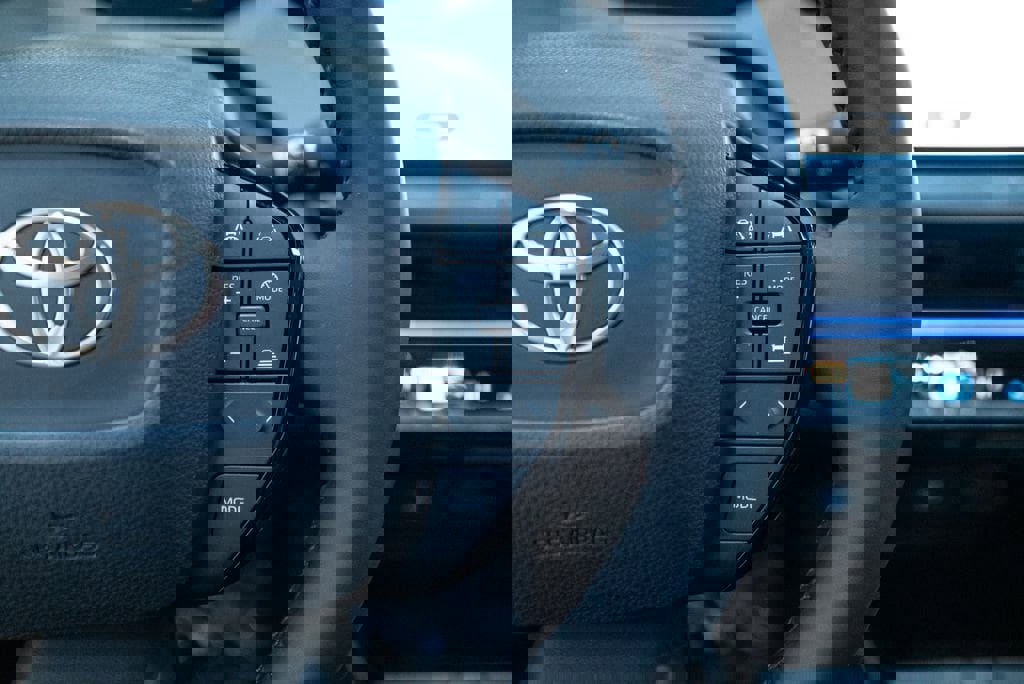 Used 2024 Toyota Prius XLE image 19