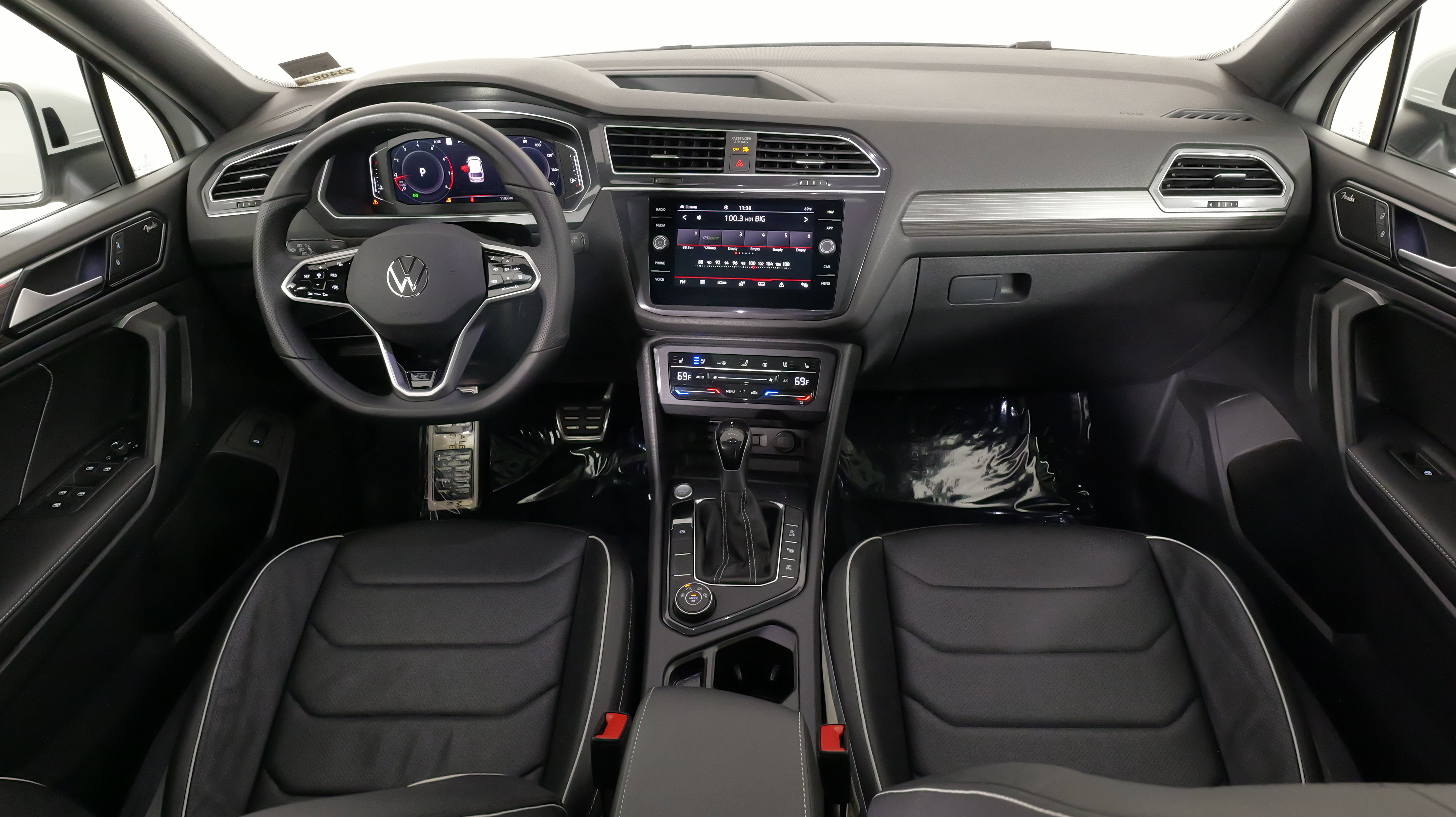 Used 2024 Volkswagen Tiguan SEL R-Line AWD/4WD image 41