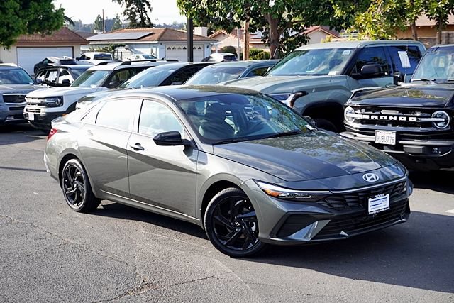 New 2026 Hyundai Elantra Sport FWD image 3