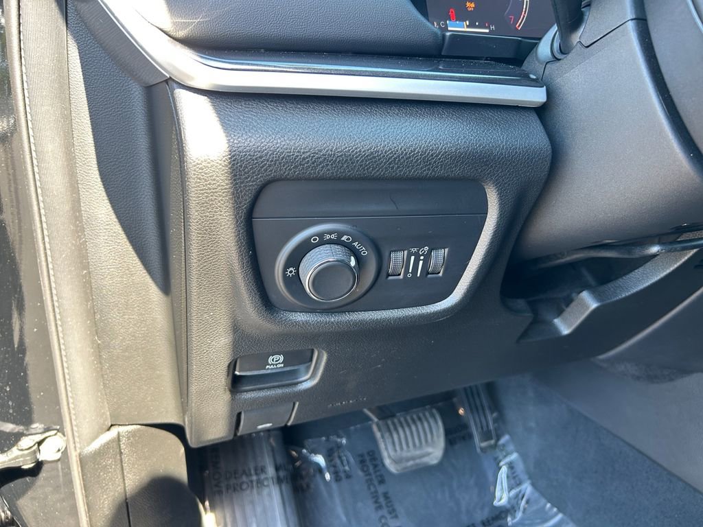 Used 2023 Jeep Grand Cherokee Altitude AWD/4WD image 20