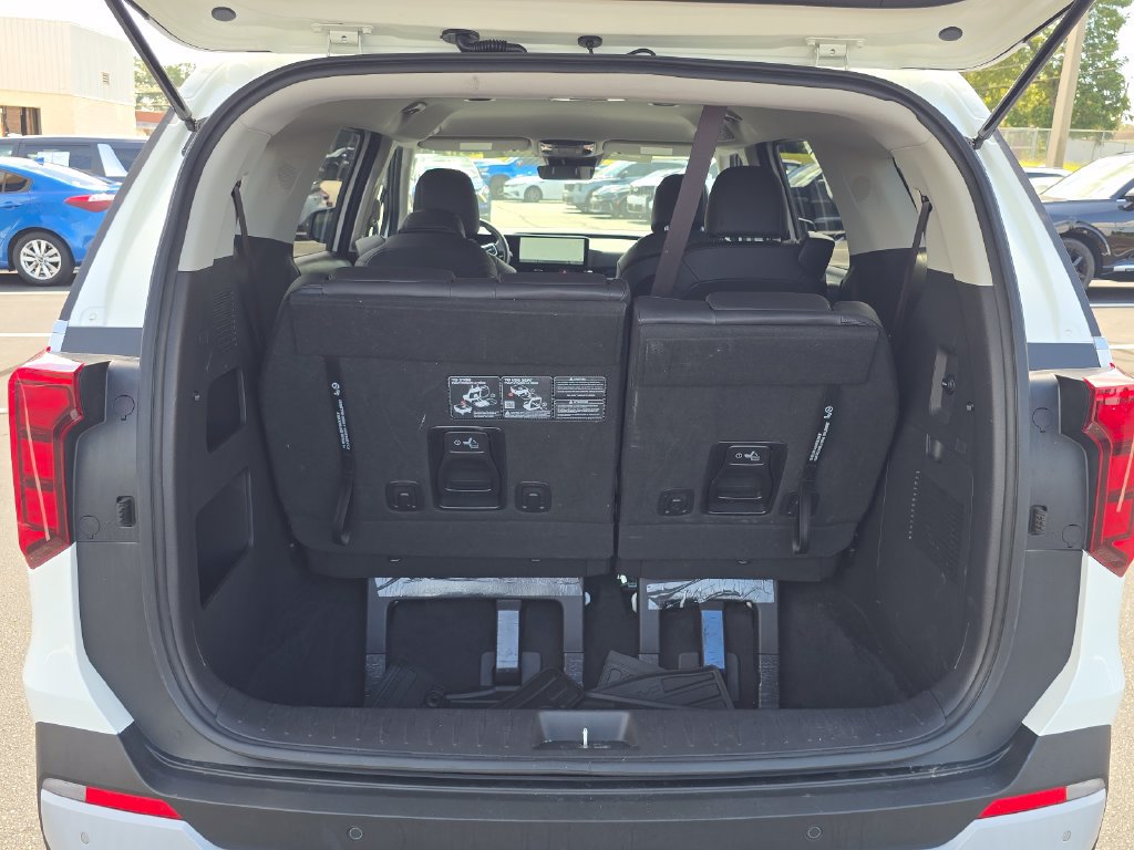 Certified 2025 Kia Carnival FWD image 13