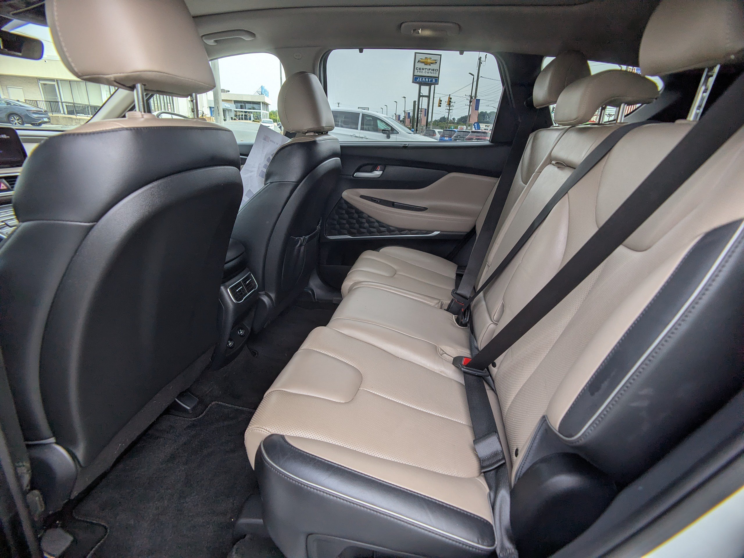 Used 2021 Hyundai Santa Fe SEL w/ Convenience + Premium Package AWD/4WD image 14