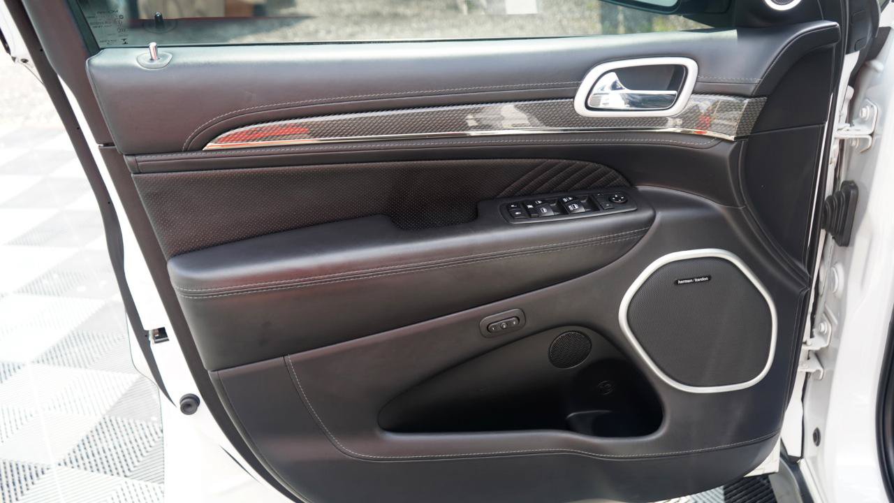 Used 2018 Jeep Grand Cherokee Trackhawk AWD/4WD image 39