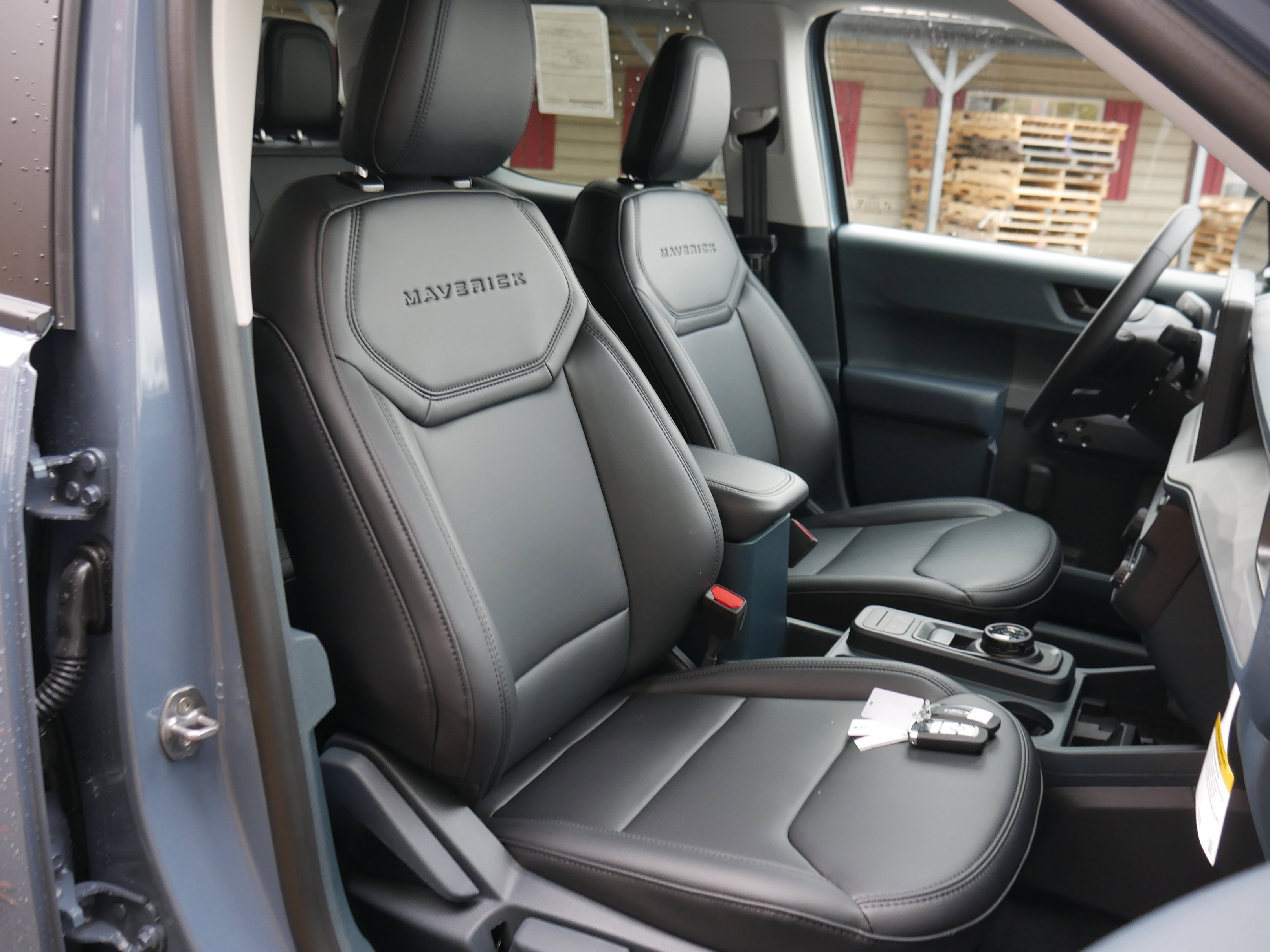 New 2025 Ford Maverick Lariat w/ Black Appearance Package image 28