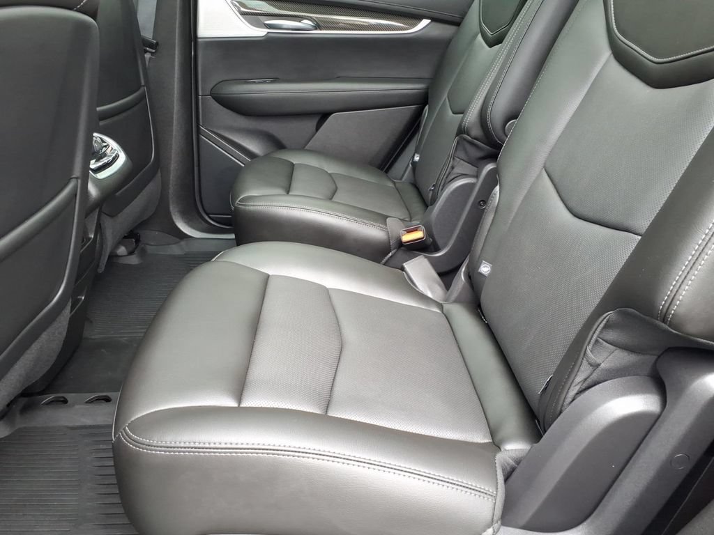 Used 2024 Cadillac XT6 Sport w/ Technology Package AWD/4WD image 18