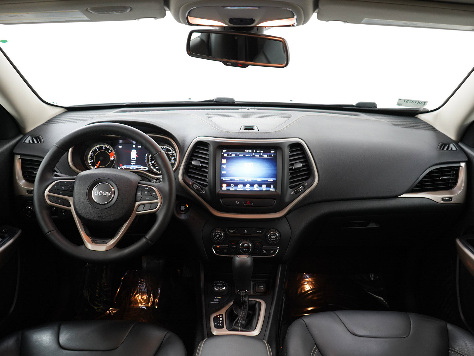 Used 2018 Jeep Cherokee Limited AWD/4WD image 13