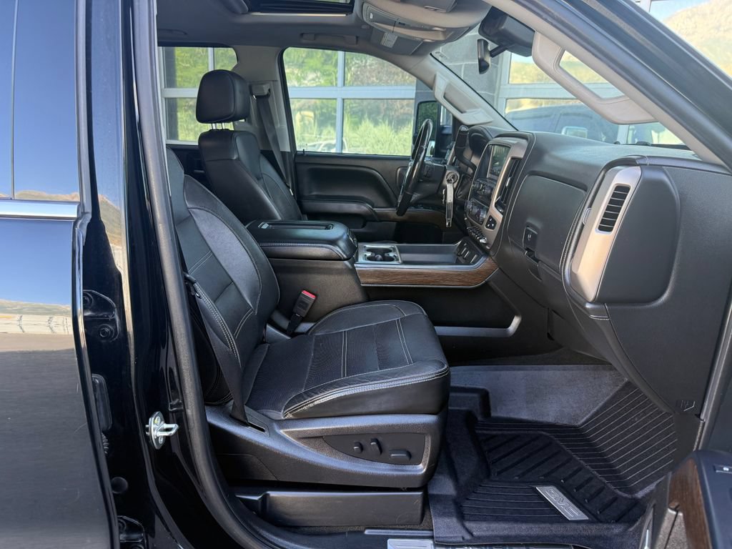 Used 2018 GMC Sierra 3500 Denali w/ Suspension Package, Off-Road AWD/4WD image 44