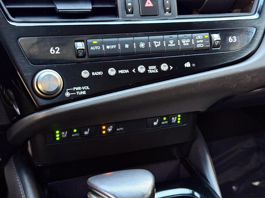 Certified 2025 Lexus ES 300h w/ Premium Package FWD image 23
