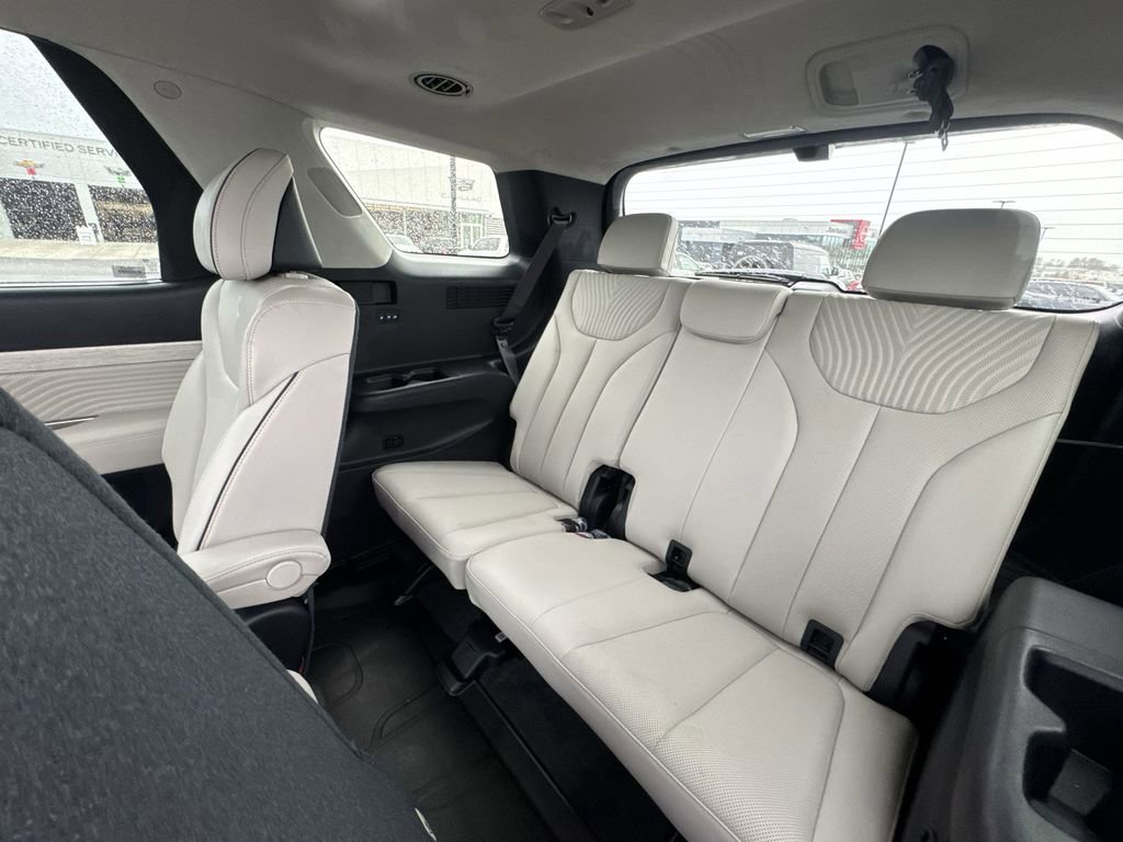 Used 2025 Hyundai Palisade Calligraphy image 24