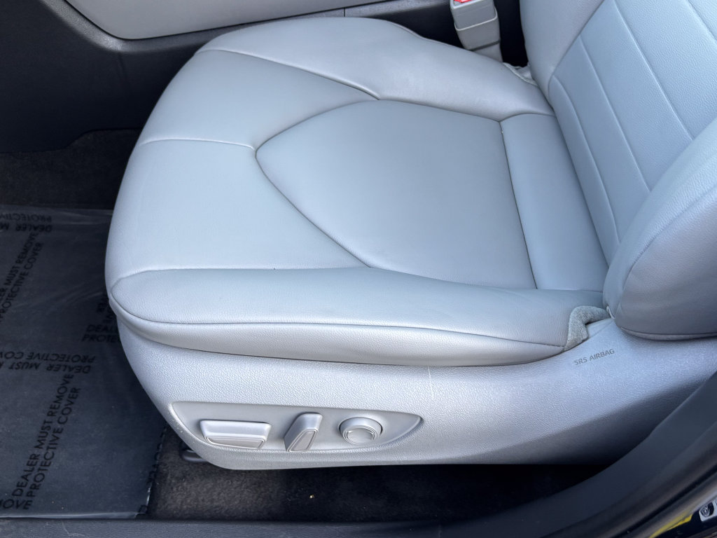Used 2023 Toyota Highlander XLE AWD/4WD image 19