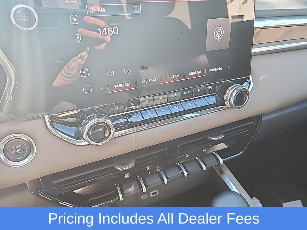 Used 2025 GMC Canyon Denali AWD/4WD image 9